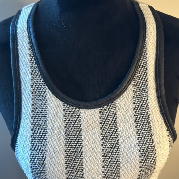 TOBI ivory black cotton blend sleeveless cropped top Sz M - Picture 2 of 7